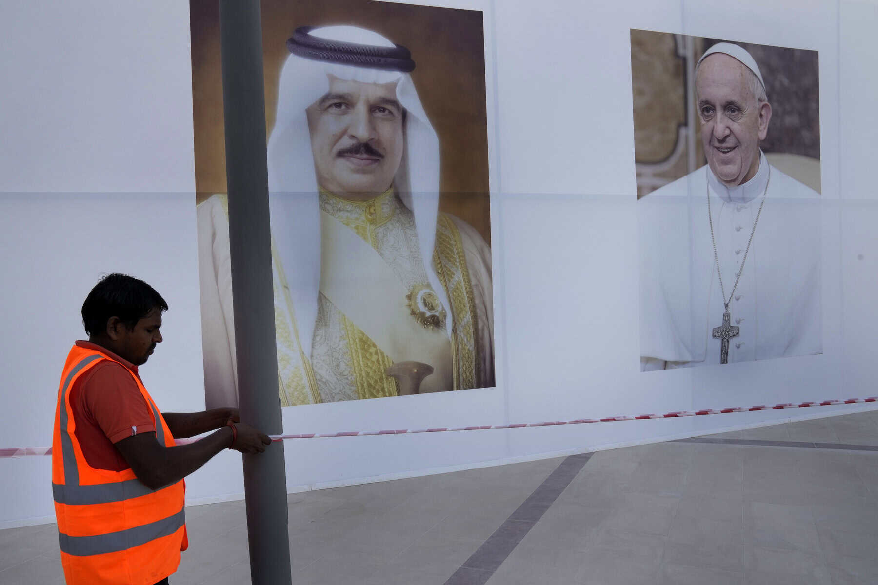 Franziskus setzt Dialog-Reisen fort: Erstmals besucht ein Papst Bahrain