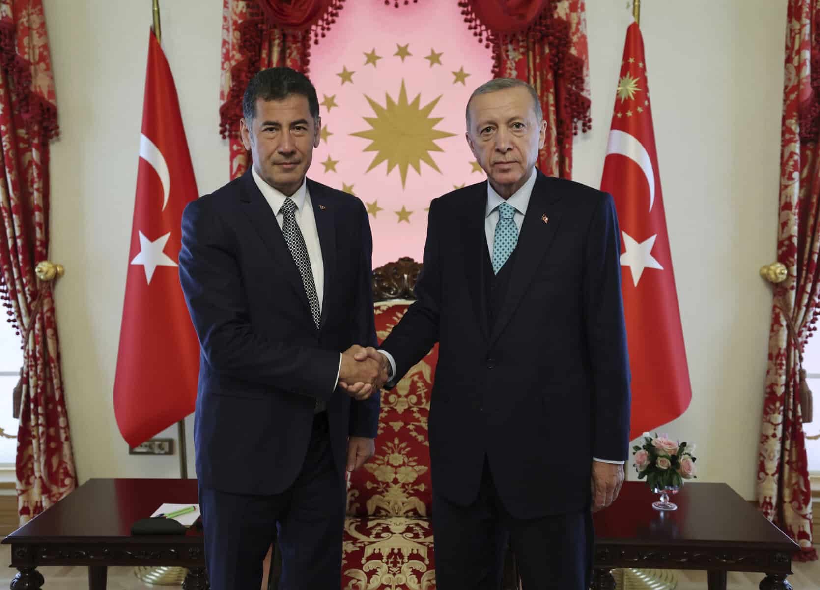 Türkei-Stichwahl: Nationalist Oğan unterstützt Erdoğan