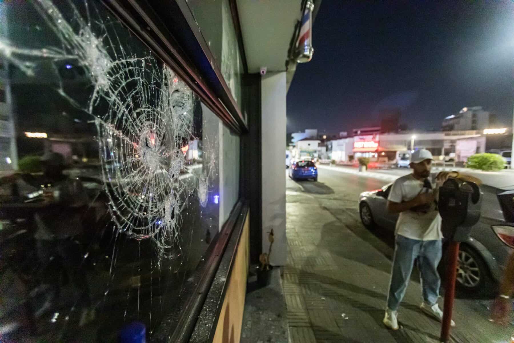 „Migranten raus“: Schwere Ausschreitungen in Zypern