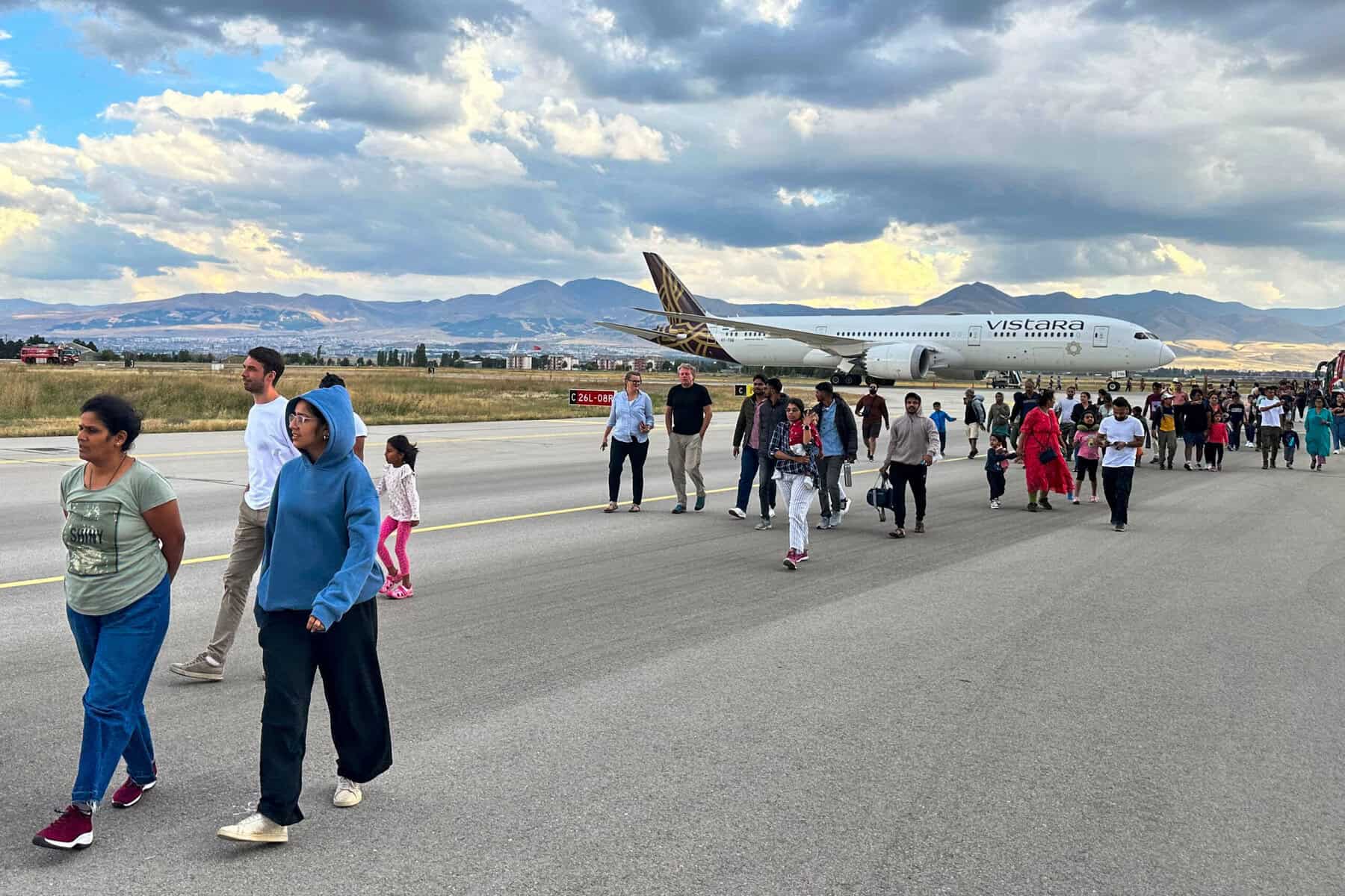 Bombendrohung auf Toilettenpapier: Flugzeug legt Notlandung in der Türkei ein