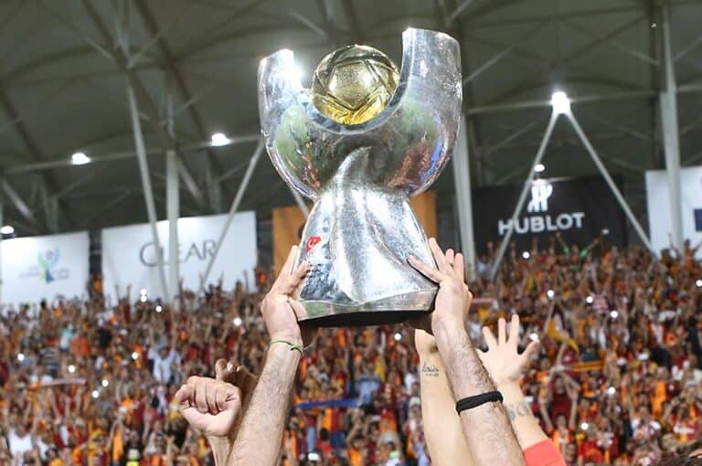 „Atatürk“-Krise in Saudi-Arabien: Derby zwischen Fenerbahçe und Galatasaray abgesagt