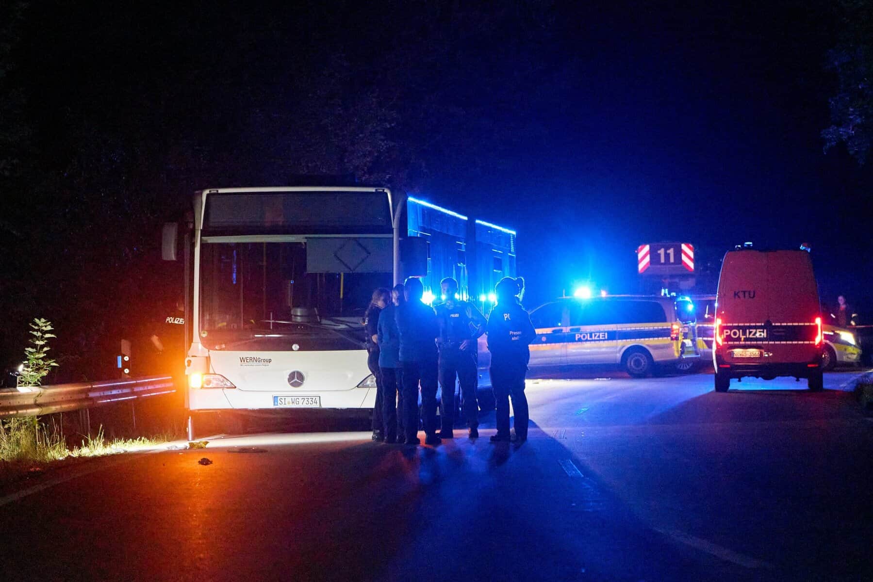 Messer-Angriff im Bus: Muslimische Frauen verhindern Katastrophe Muslime verhindern größeren Anschlag