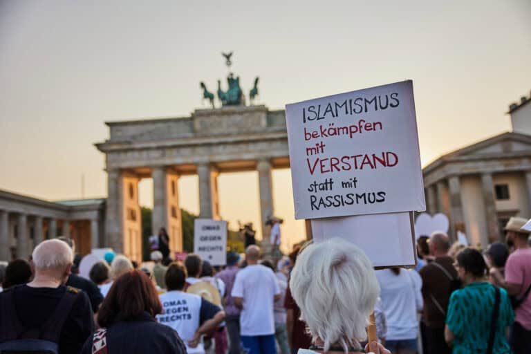 Experte: Radikalisierung hängt nicht nur mit der Herkunft zusammen