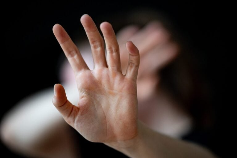 Gewalt gegen Frauen: Zuhause ist es am gefährlichsten