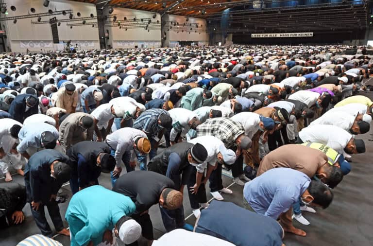 „Liebe für alle, Hass für keinen“: 50.000 Menschen zu Ahmadiyya-Konferenz erwartet