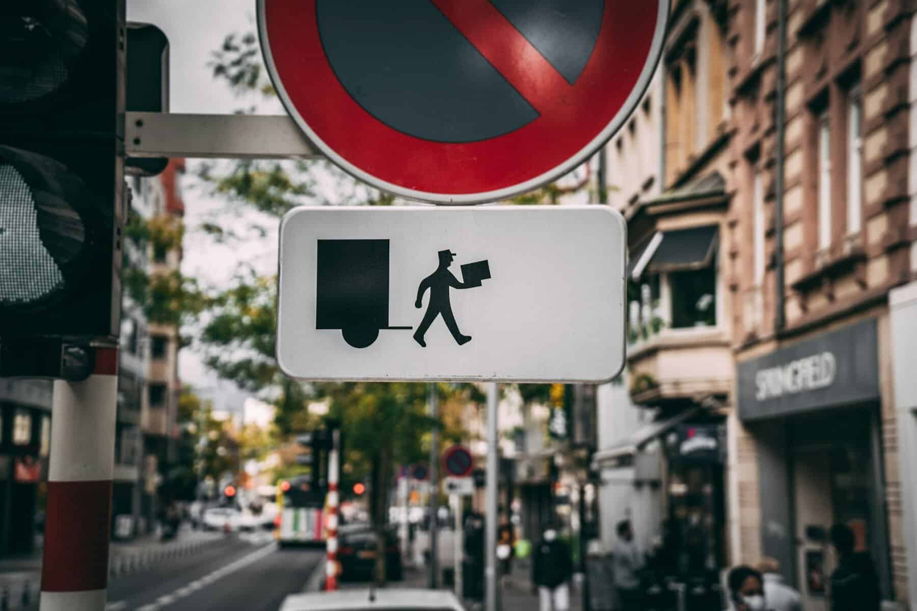 Per Lieferdienst: Moscheen in Deutschland erhalten Hassbotschaften
