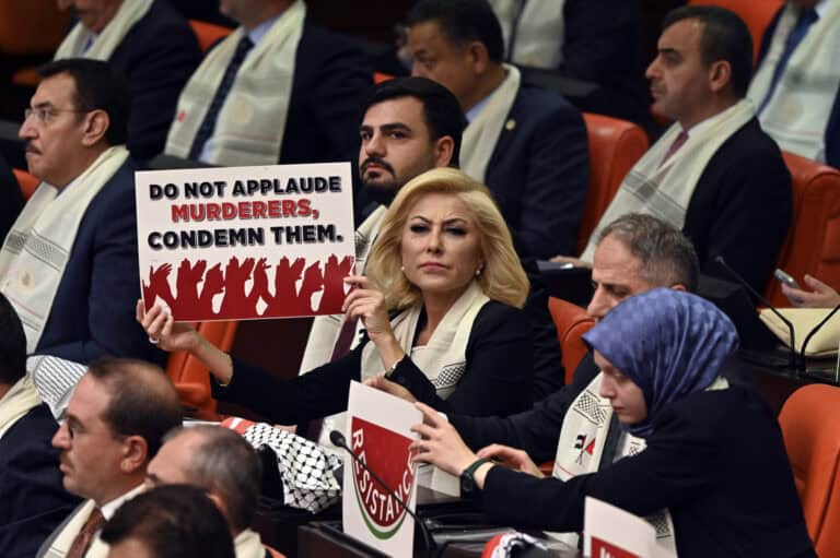 Palästinenserpräsident Abbas kündigt im türkischen Parlament Gaza-Besuch an