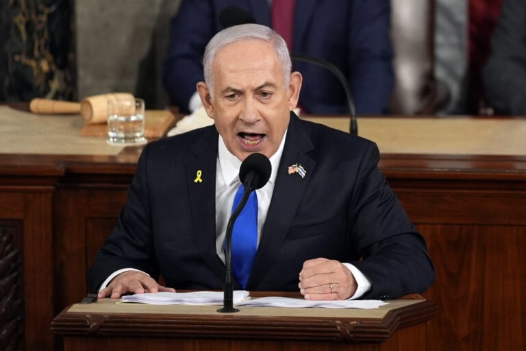 Verantwortlich für Tod und Elend in Gaza: Gefeierter Netanjahu teilt im US-Kongress gegen Kritiker aus